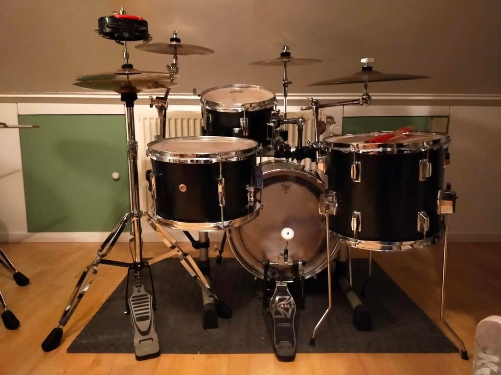 Compact drumstel op rek, Muziek en Instrumenten, Drumstellen en Slagwerk, Gebruikt, Overige merken, Ophalen