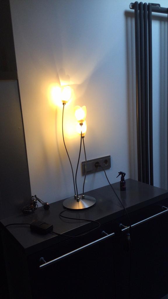 Tafellamp met glazen tulpen lampen kapjes en dimmer, Ophalen of Verzenden, Zo goed als nieuw