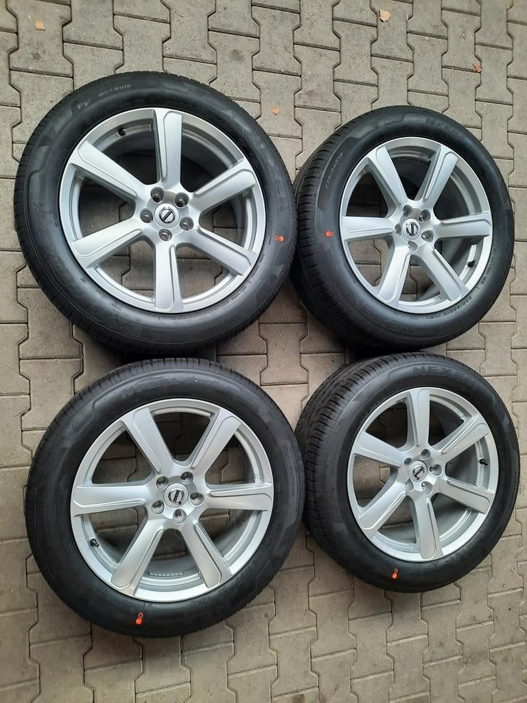 NIEUWSTAAT 19 inch velgen ORIGINELE VOLVO XC60 XC90 ZOMERSET, Auto-onderdelen, Banden en Velgen, 19 inch, Gebruikt, Banden en Velgen