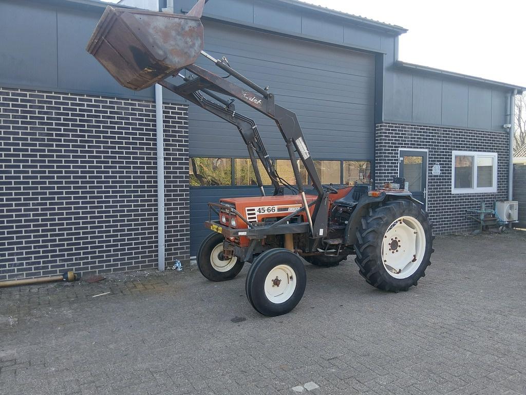 Fiat 45-66 met voorlader, Zakelijke goederen, Agrarisch | Tractoren, Fiat, tot 80 Pk