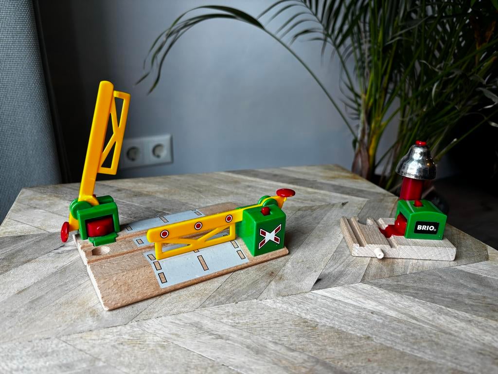 Brio spoorwegovergang + bel, Ophalen of Verzenden, Gebruikt