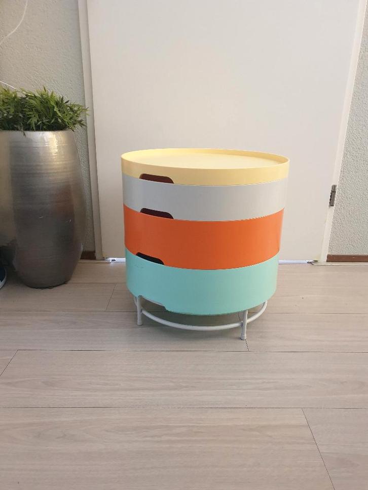 Ikea PS 2014 tafeltje bijzettafel nachtkastje in nieuwstaat, Huis en Inrichting, Tafels | Bijzettafels, Zo goed als nieuw, Rond