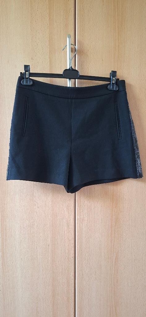Zwarte zara basic short maat M, Maat 38/40 (M), Kort, Zwart, Ophalen of Verzenden