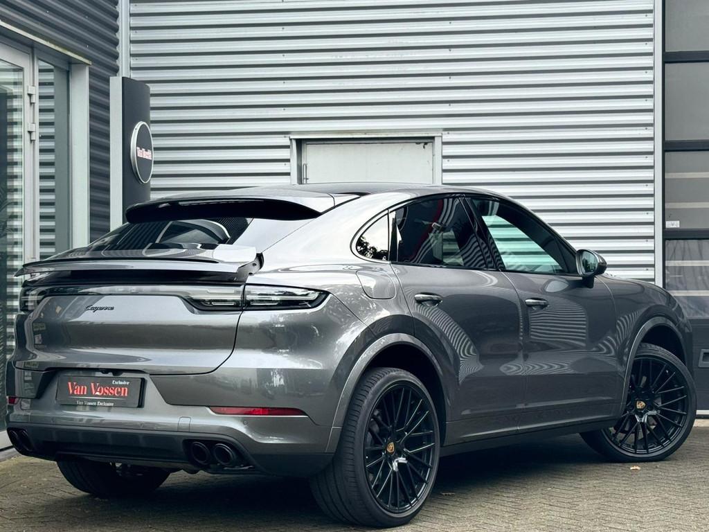 Porsche Cayenne Coupé 3.0 E-Hybrid|Pano|Chrono|462PK|Sportu, Auto's, 14 kWh, Gebruikt, 2995 cc, Bedrijf