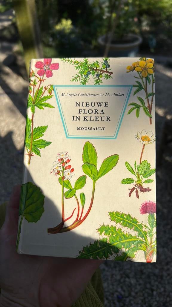 Nieuwe flora in kleur Moussault Skytte Christiansen & Anthon, Boeken, Ophalen of Verzenden, Gelezen, Bloemen, Planten en Bomen