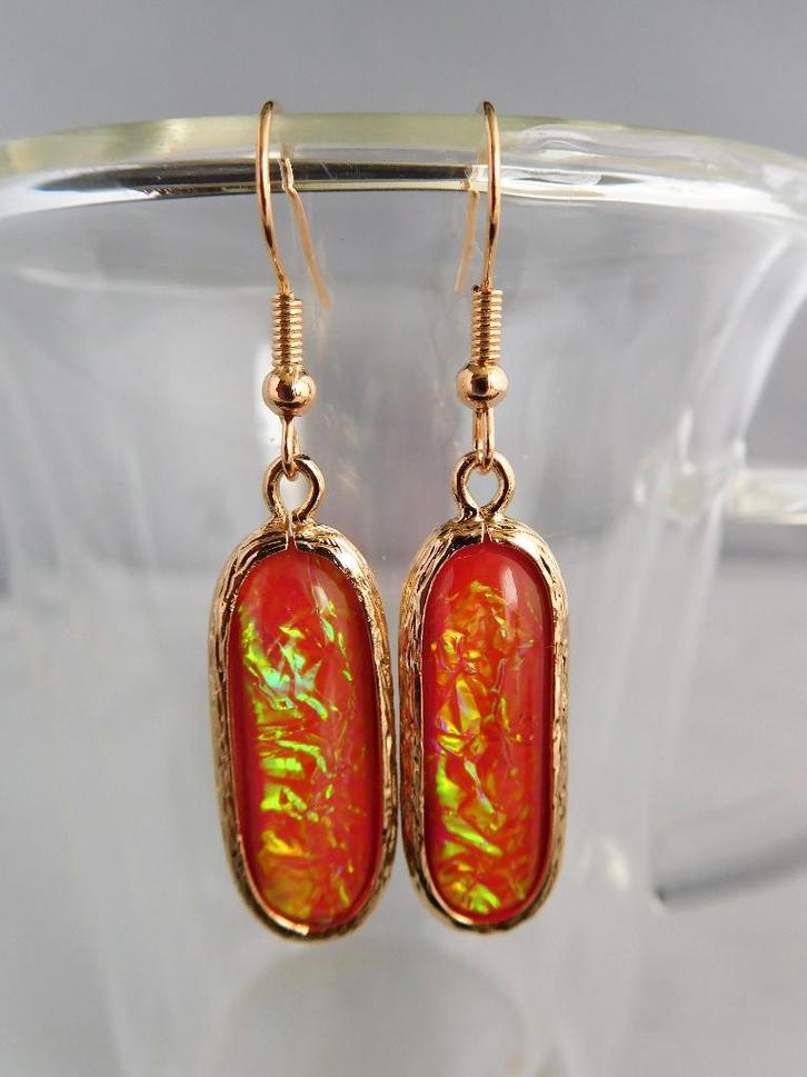 Rode oorbellen (F73520), Sieraden, Tassen en Uiterlijk, Oorbellen, Nieuw, Hangers, Overige materialen, Rood, Ophalen of Verzenden