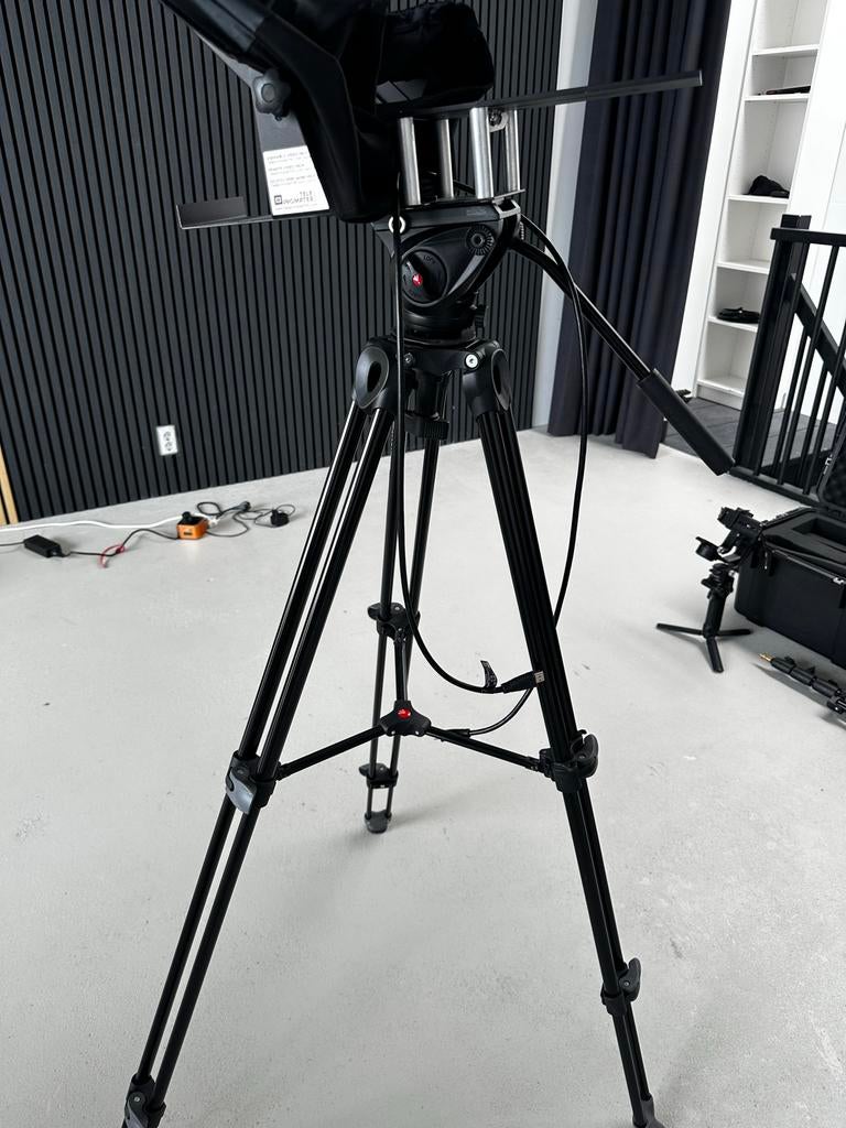 Manfrotto MVT502AM Videostatief, Audio, Tv en Foto, Fotografie | Statieven en Balhoofden, Ophalen, Driepoot, Zo goed als nieuw