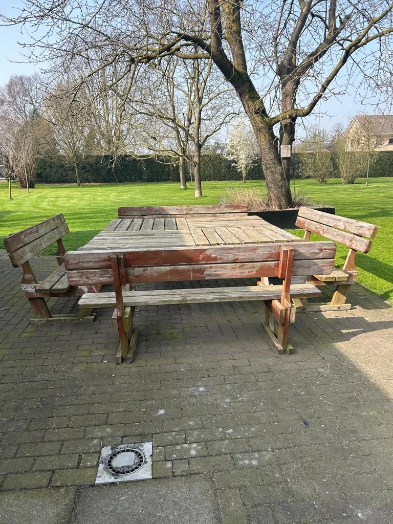 Houten picknicktafel met vier bankjes, Ophalen, Gebruikt, Vierkant, Hout