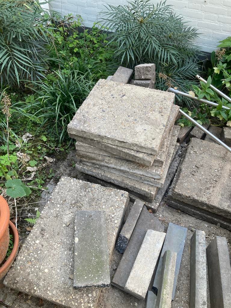 Gratis af te halen: 11 gebruikte grindtegels, Tuin en Terras, Tegels en Klinkers, Ophalen, Gebruikt, Minder dan 5 m², Grind