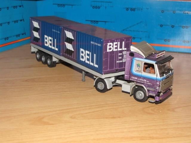 Tekno Scania 142 H de Wilde met twee keer FT 20 containers, Ophalen of Verzenden, Nieuw, Bus of Vrachtwagen, Tekno
