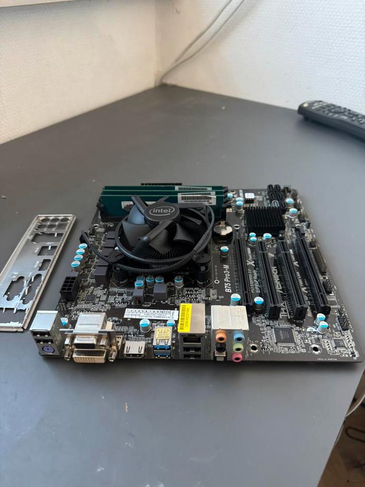 Moederbord setje met Core i7 2600 / 12GB Geheugen, Computers en Software, Moederborden, Gebruikt, Intel, DDR3, Ophalen of Verzenden