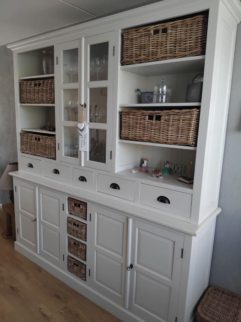 Landelijke buffetkast - Wit - Veel opbergruimte, Huis en Inrichting, Kasten | Buffetkasten, Ophalen, Gebruikt, Met deur(en), 200 cm of meer