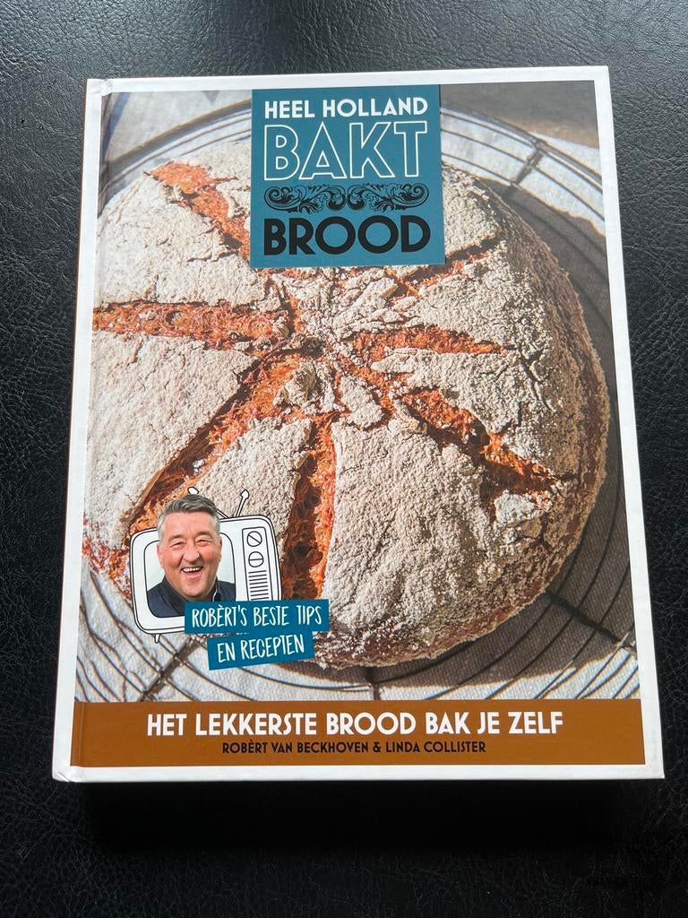 Heel Holland Bakt Brood - Robert van Beckhoven, Ophalen of Verzenden, Zo goed als nieuw, Nederland en België, Overige typen