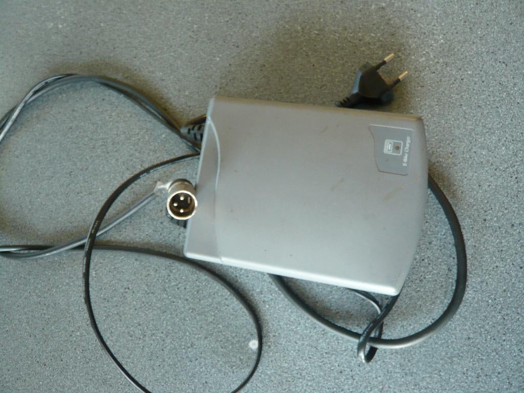 fietsacculader 3polig tbv ion sparta/ batavus/ koga etc., 51 tot 55 cm, Ophalen, Gebruikt, Overige merken