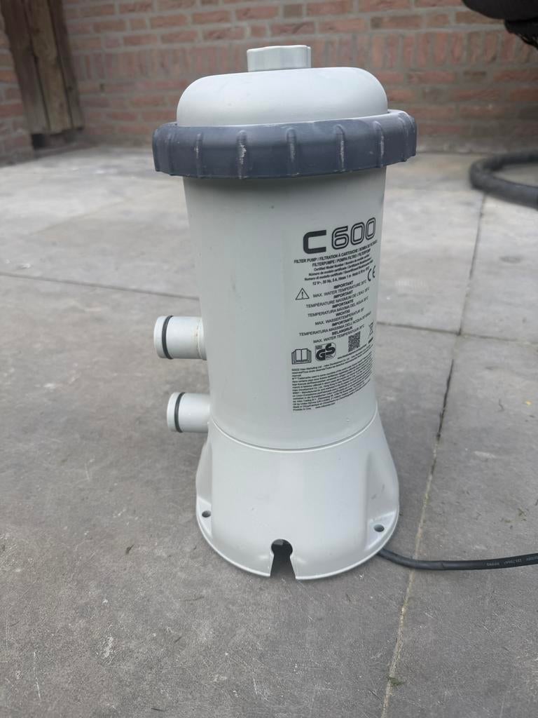 Intex cartridge zwembadpomp klein | Tot 9.000 liter - Gobbo