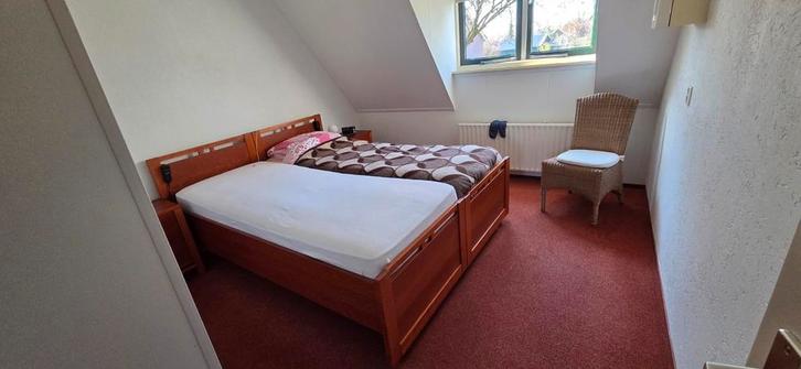 Elektrisch verstelbaar 2-persoonsbed 180x210 met matrassen, Huis en Inrichting, Slaapkamer | Bedden, Gebruikt, Tweepersoons, 180 cm