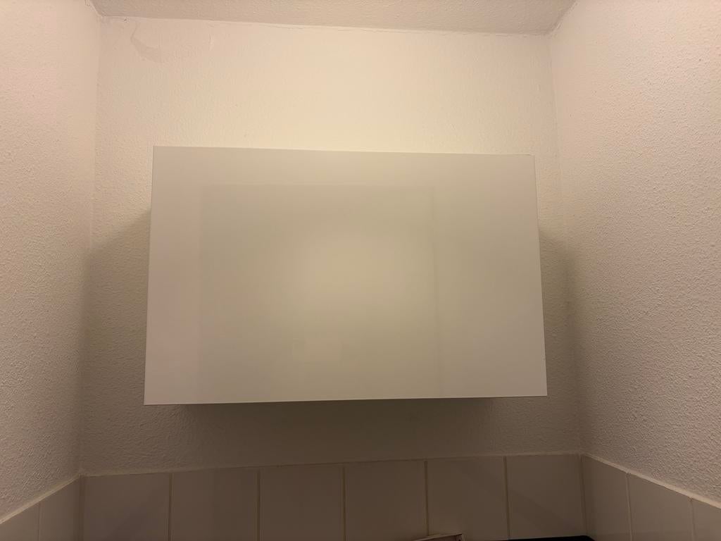 Kastje hoogglans wit met glazen plankje, Ophalen of Verzenden, Zo goed als nieuw