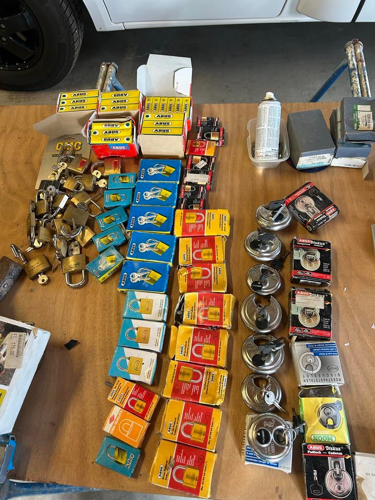 Diverse Hangsloten: Abus, Anloy, M-Loy - Nieuw & Gebruikt, Ophalen, Nieuw