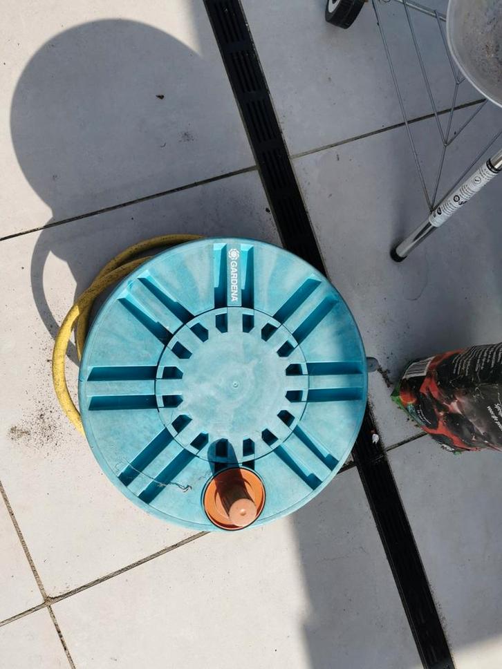 Gardena Tuinslanghaspel met slang en bevestigs beugel, Tuin en Terras, Tuinslangen, Gebruikt, Ophalen