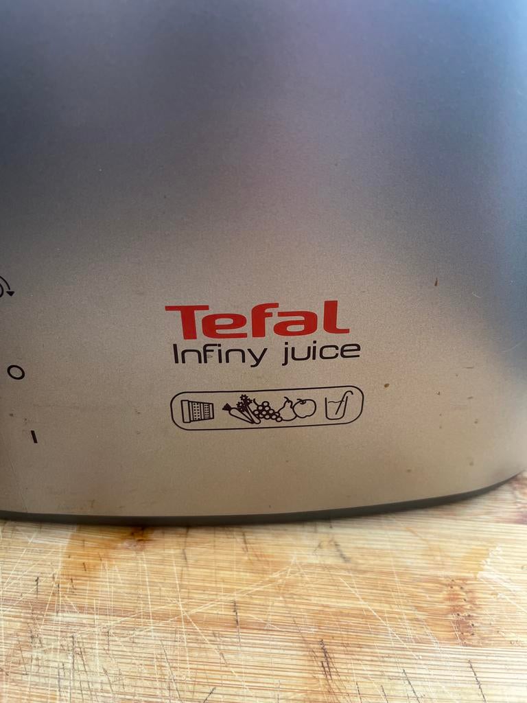 Tefal Infiny Juice Slowjuicer, Witgoed en Apparatuur, Juicers, Ophalen of Verzenden, Zo goed als nieuw, Elektrisch, Slowjuicer