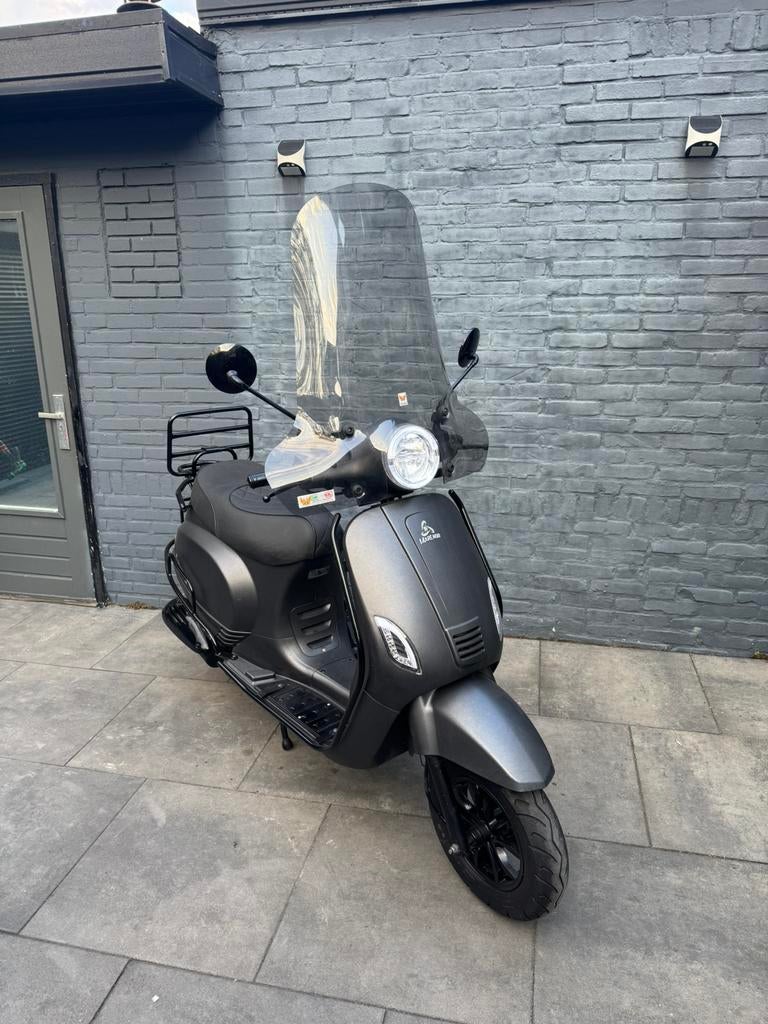 Marengo V-Line Euro 5 Full options!, Ophalen of Verzenden, Zo goed als nieuw, Benzine, Overige merken