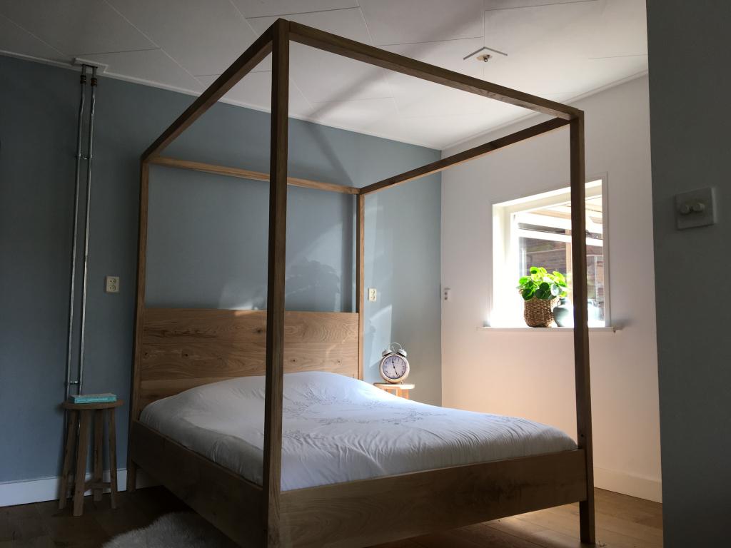 Eikenhouten hemelbed - MASSIEF EIKEN, Huis en Inrichting, Slaapkamer | Bedden, Nieuw, Tweepersoons, 160 cm, 200 cm, Hout, Bruin