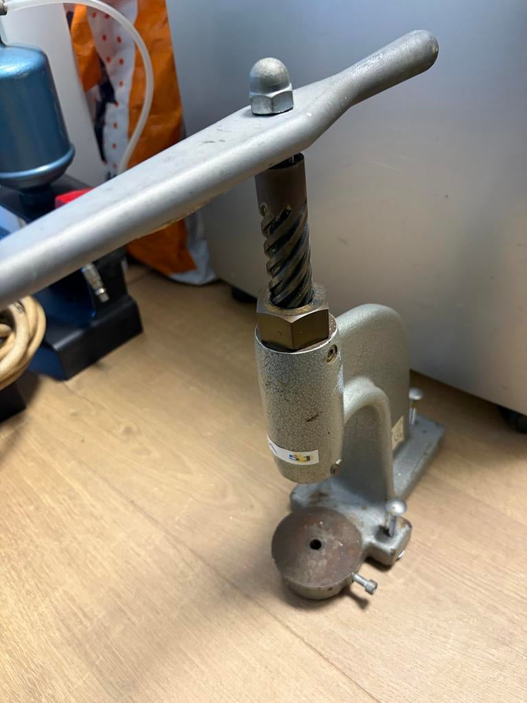 Astor Knopenmachine 51 - Perfect voor ringen en drukkers, Hobby en Vrije tijd, Naaimachines en Toebehoren, Ophalen of Verzenden