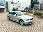 Zeer mooie BMW 118i 5DR 2007 Grijs | 204.500km, Auto's, BMW, 1-Serie, 1995 cc, Zwart, Parkeersensor