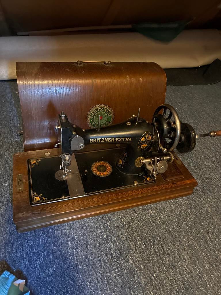 Antieke Gritzner Extra Naaimachine met Houten Kap, Antiek en Kunst, Antiek | Naaimachines, Ophalen