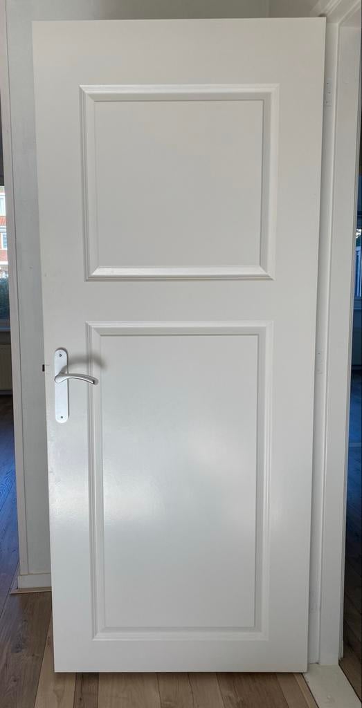 Witte binnendeur met paneeldesign en klink, Ophalen, 80 tot 100 cm, Binnendeur, Zo goed als nieuw