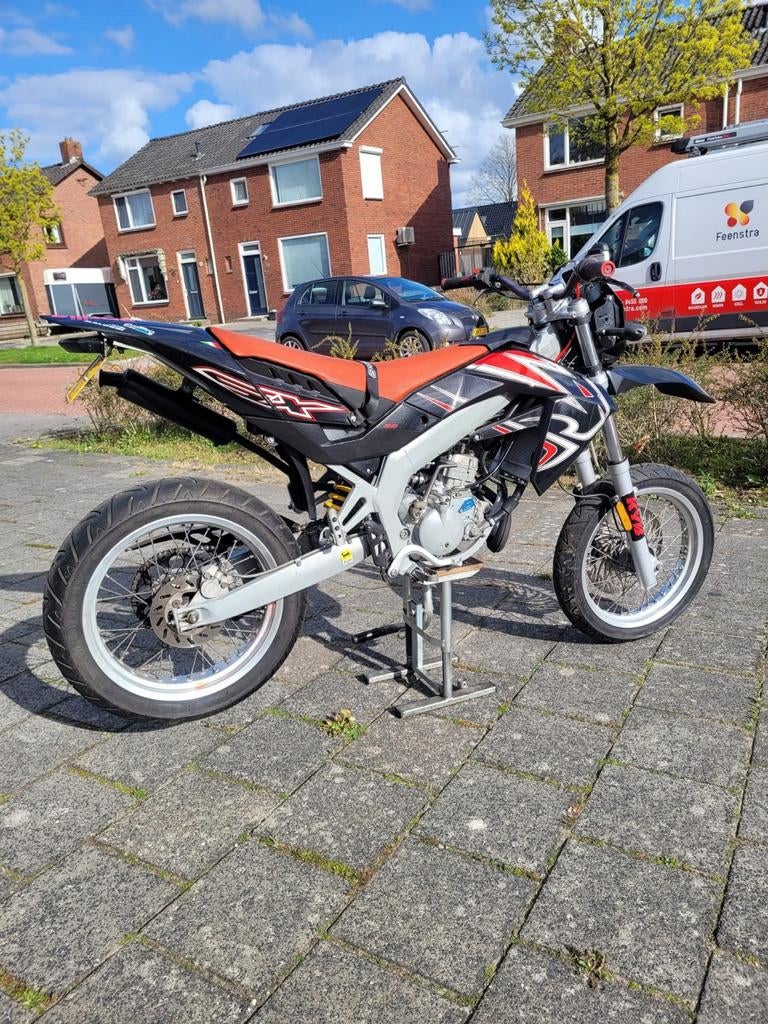 Zeer nette aprilia sx 50, Fietsen en Brommers, Ophalen, Zo goed als nieuw