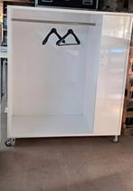 Witte kledingkast, verrijdbaar, met vakken, Ophalen, Met deur(en), 100 tot 150 cm, Zo goed als nieuw