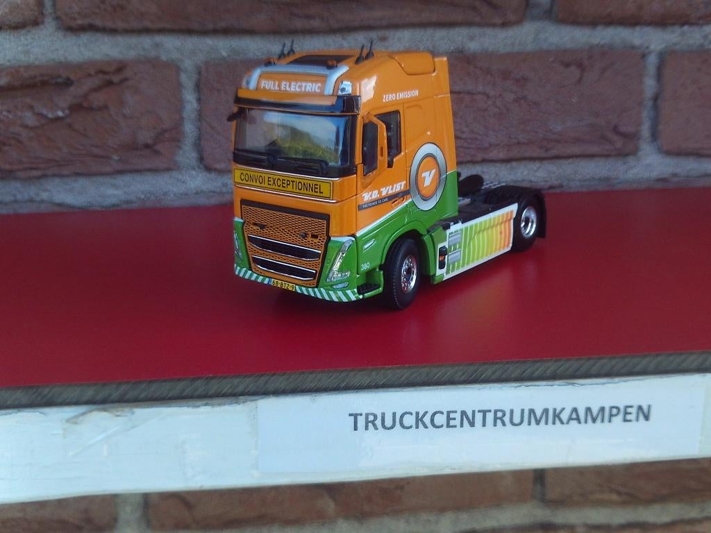 WSI  Volvo  FH5  Globetrotter  van  der  Vlist., Hobby en Vrije tijd, Modelauto's | 1:50, Ophalen of Verzenden, Nieuw, Bus of Vrachtwagen