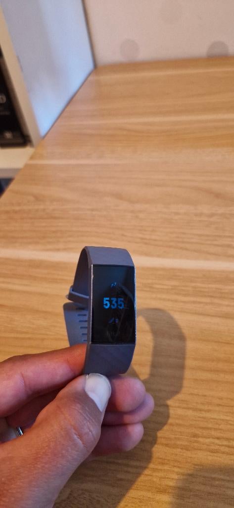 Fitbit Charge 3 - FB409 - Inclusief oplader, Zwart, Ophalen of Verzenden, Zo goed als nieuw, Fitbit
