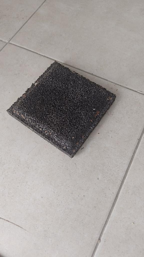 Rubberen terrastegels 13x13x2.5cm, 2 emmers vol, Tuin en Terras, Ophalen, Gebruikt, Overige typen, Rubber