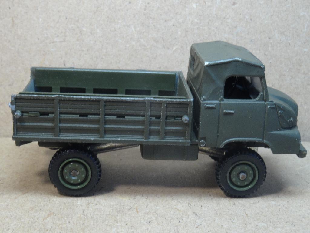 Solido 1/43, SIMCA-Unic, S.U.M.B. Nr.235 Militair Zie Foto`s, Ophalen of Verzenden, Zo goed als nieuw, Bus of Vrachtwagen, Solido