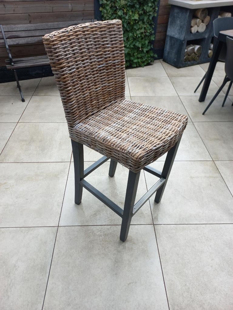 Rotan  barkrukken, Huis en Inrichting, Barkrukken, 2 krukken, Ophalen of Verzenden, 60 tot 90 cm