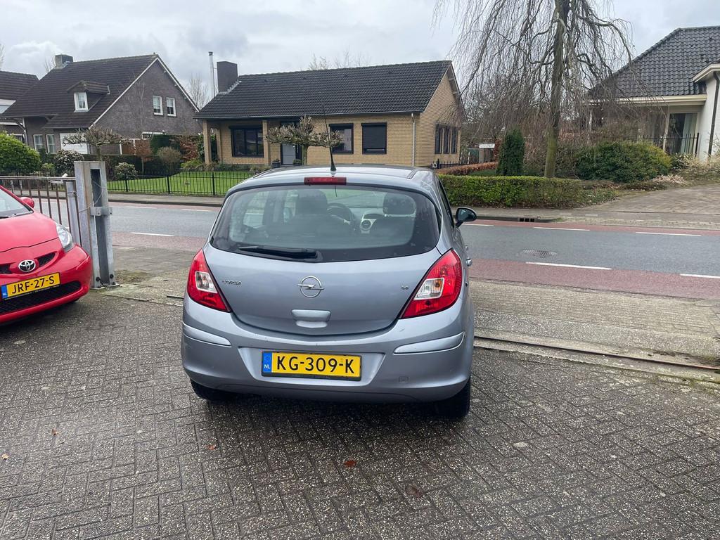 Opel Corsa 1.4-16V Enjoy, Voorwielaandrijving, 1063 kg, 4 cilinders, 49 €/maand