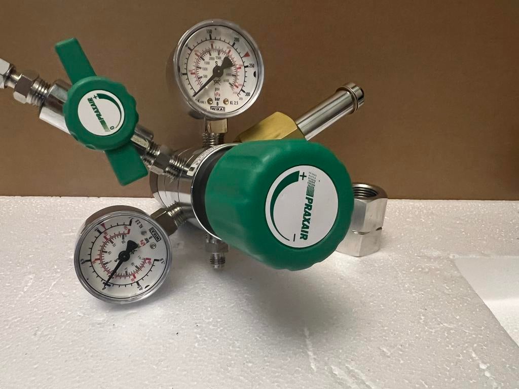 Praxair Gas Regulator, Ophalen of Verzenden, Zo goed als nieuw, Groter dan 1:32