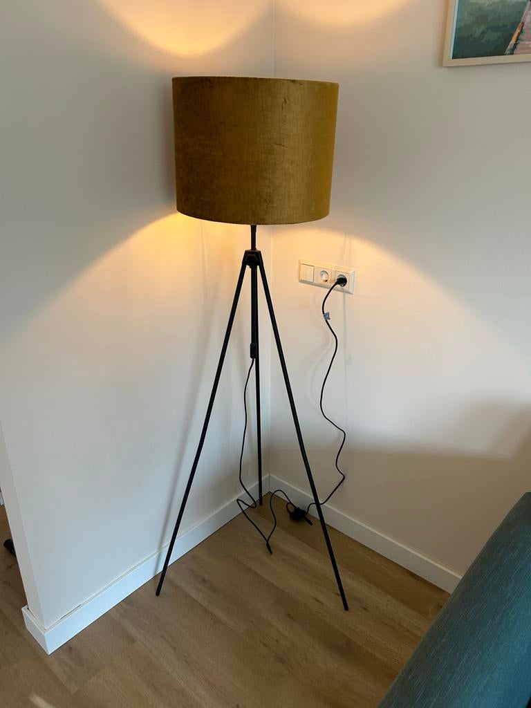 Stijlvolle Zuiver staande lamp met kap, Huis en Inrichting, Lampen | Vloerlampen, Ophalen, Zo goed als nieuw, Metaal, 100 tot 150 cm