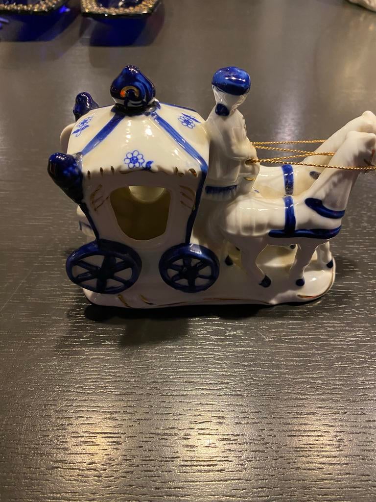 Porseleinen Koets met Paarden en Figuren, Antiek en Kunst, Antiek | Porselein, Ophalen of Verzenden