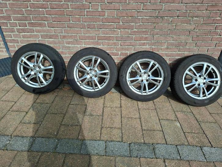 lichtmetalen velgen VW Polo + nieuwe banden, Auto-onderdelen, Banden en Velgen, Velg(en), Zomerbanden, 15 inch, 185 mm, Personenwagen