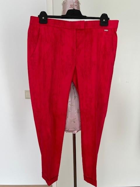 Broek van Escada, rood, mt 38, zgan, Kleding | Dames, Maat 38/40 (M), Verzenden, Zo goed als nieuw, Lang