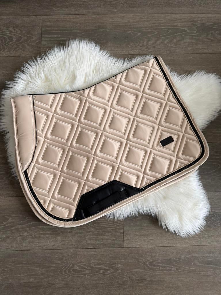 Horsegloss springen zadeldek nieuw creme (anky ps of sweden), Dieren en Toebehoren, Paarden en Pony's | Dekens en Dekjes, Ophalen of Verzenden