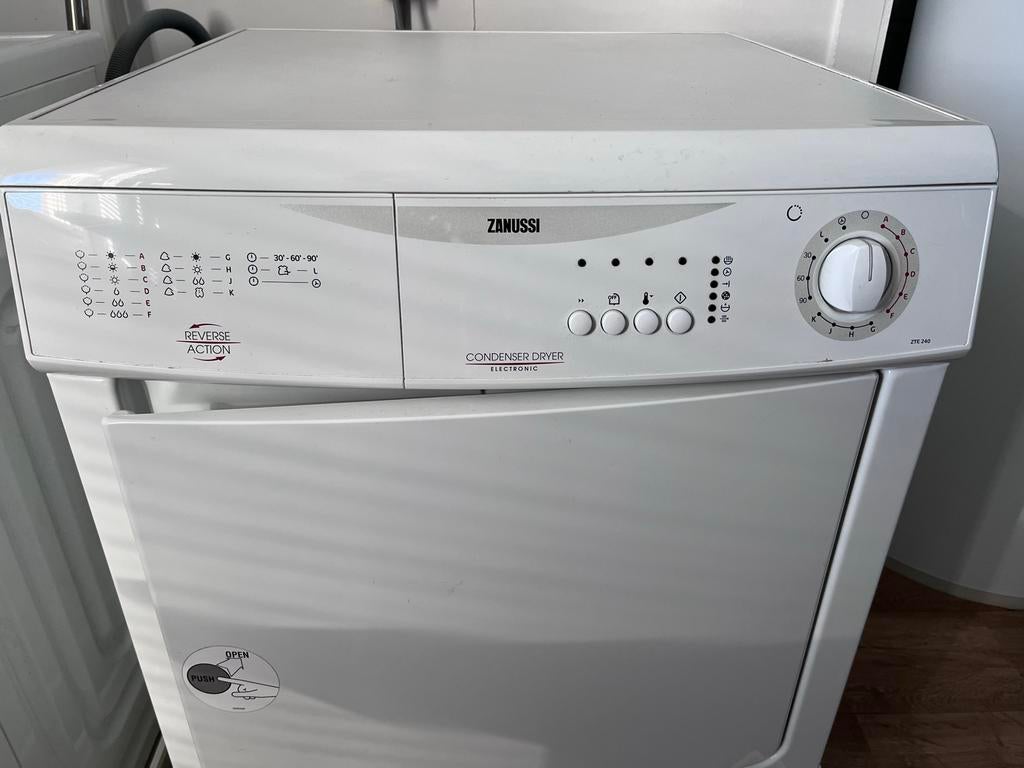 Zanussi Condensdroger - Betrouwbaar en Efficiënt, Ophalen, 6 tot 8 kg, Gebruikt, Voorlader