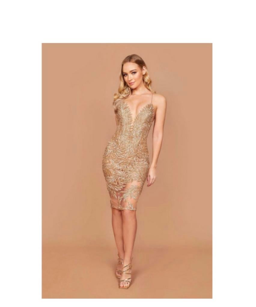 Nadine Merabi- Talia Gouden Jurk, Kleding | Dames, Jurken, Maat 38/40 (M), Beige, Ophalen of Verzenden, Zo goed als nieuw