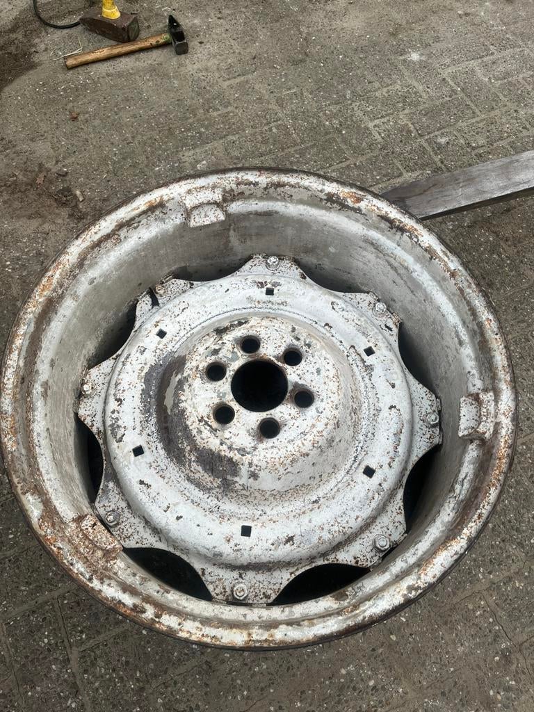 Ford tractor velgen, Ophalen