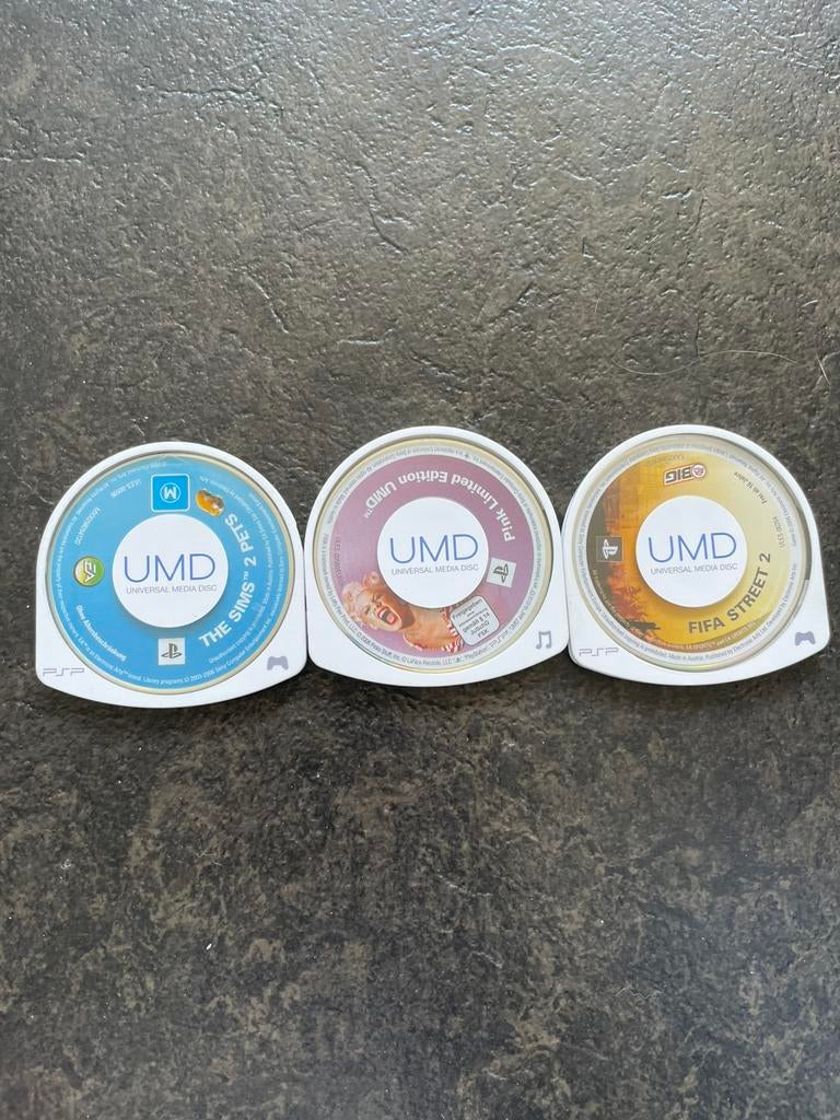 Set van 3 PSP Games - FIFA Street 2, The Sims 2 Pets & P!nk, Overige genres, 1 speler, Ophalen of Verzenden, Zo goed als nieuw