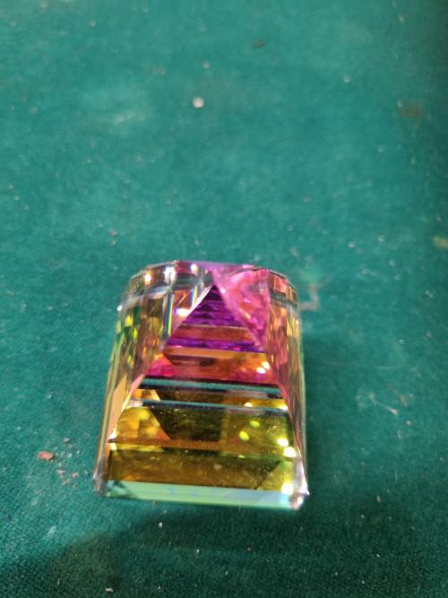 swarovski cristal piramide gekleurd, Ophalen of Verzenden, 'T Olde Gre-j, Info@toldegrej.nl, Endepoelstraat 20f Didam