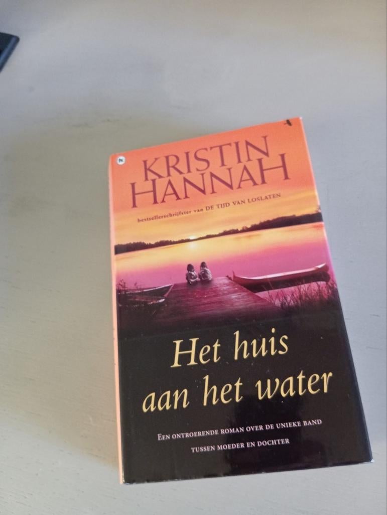 Het huis aan het water, Kristin Hannah, Ophalen of Verzenden, Zo goed als nieuw, Overige onderwerpen